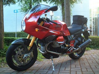 V11ルマン : フロントビュー。絶妙なダサさがポイントなのです。