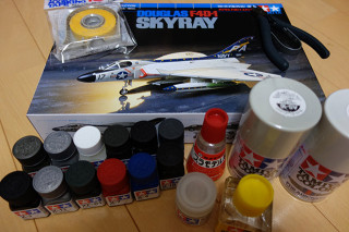 キットと塗料一式
