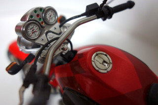 V10 チェンタウロ チェッカー模様