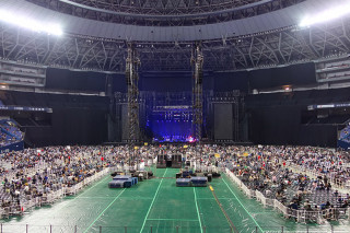 席は真ん中中央ほぼ最後列